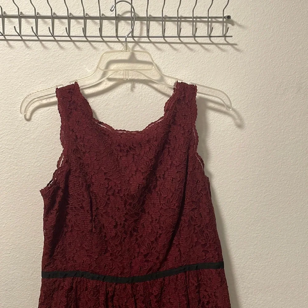 LOFT Women's Maroon Lace Dress Size 6P EUC - Picture 1 of 7